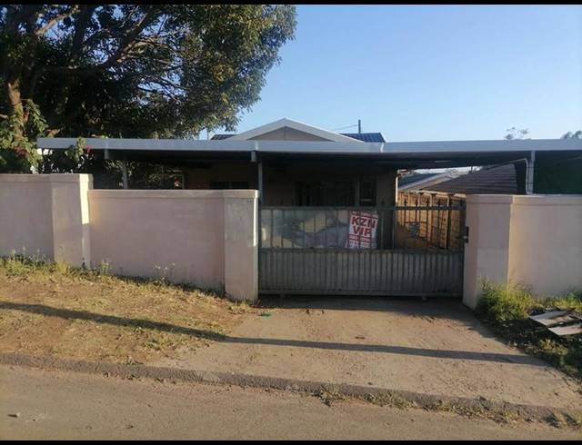 3 BEDROOM HOUSE FOR SALE IN CLAYFIELD